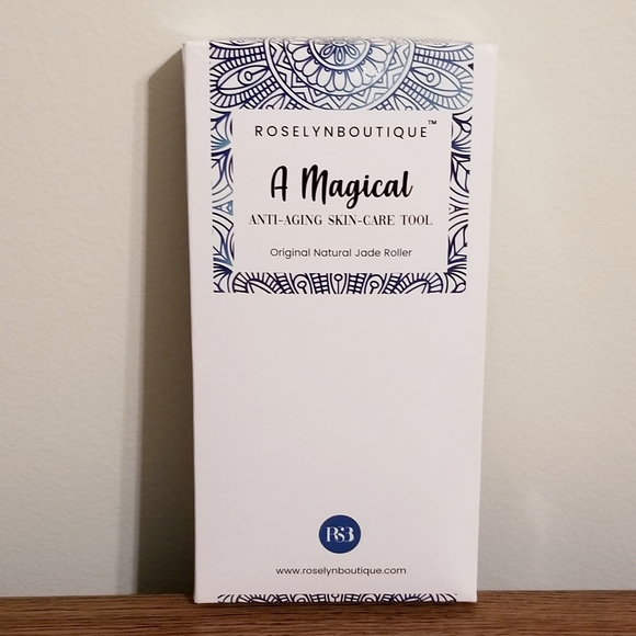 NIB Roselyn Boutique Jade Roller Gua Sha Set - Picture 4 of 5